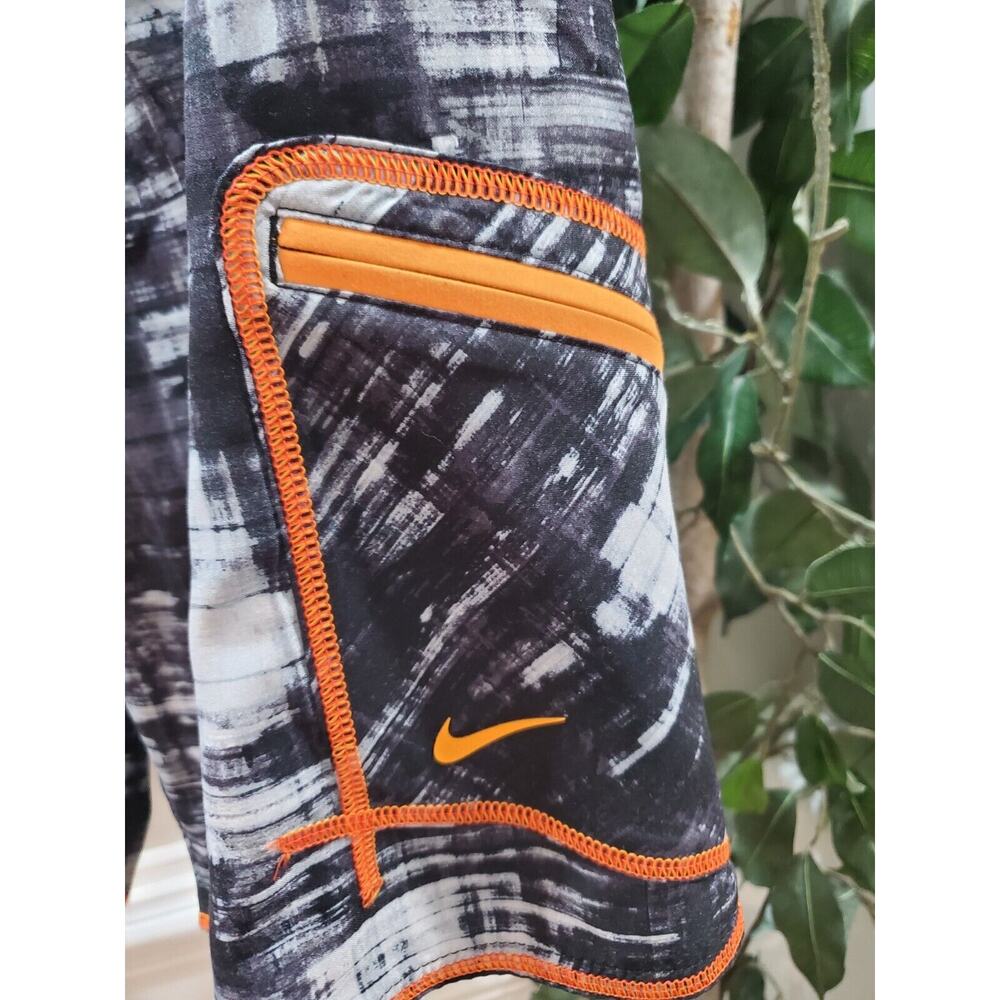 Nike Men's Gray & White Polyester Pull On Swim Trunk Logo Print Shorts Size 30 - Picture 3 of 11